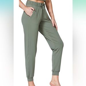 Sunzel joggers. Size 6. Fits like S/M. Very good condition